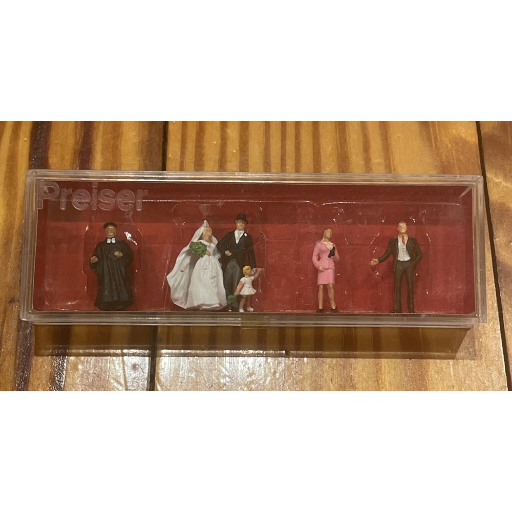PR10057 OO/HO Gauge Wedding Group Protestant